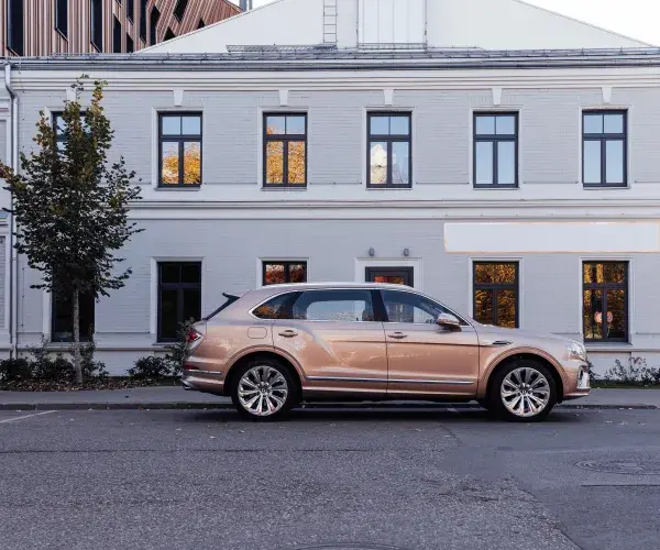 Bentayga EWB AZURE