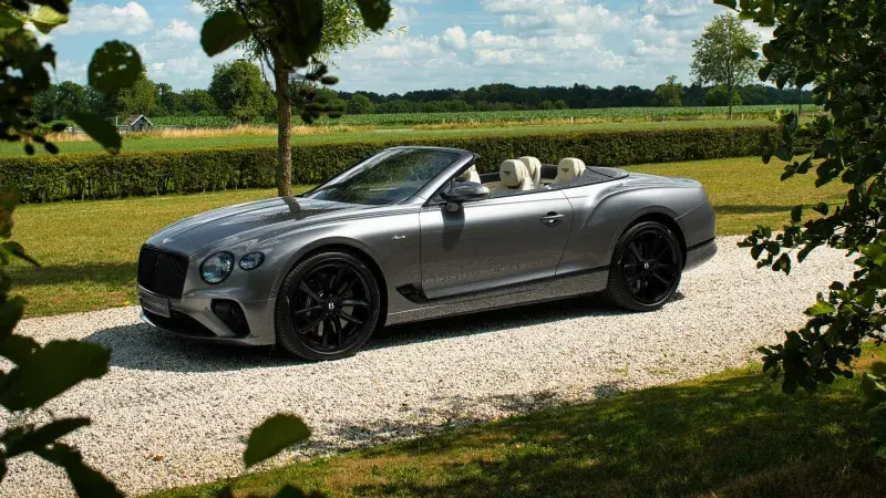 Bentley Continental GTC zijkant